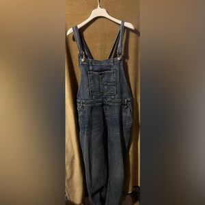 Silver Jean’s women’s skinny denim overalls-brand new never worn